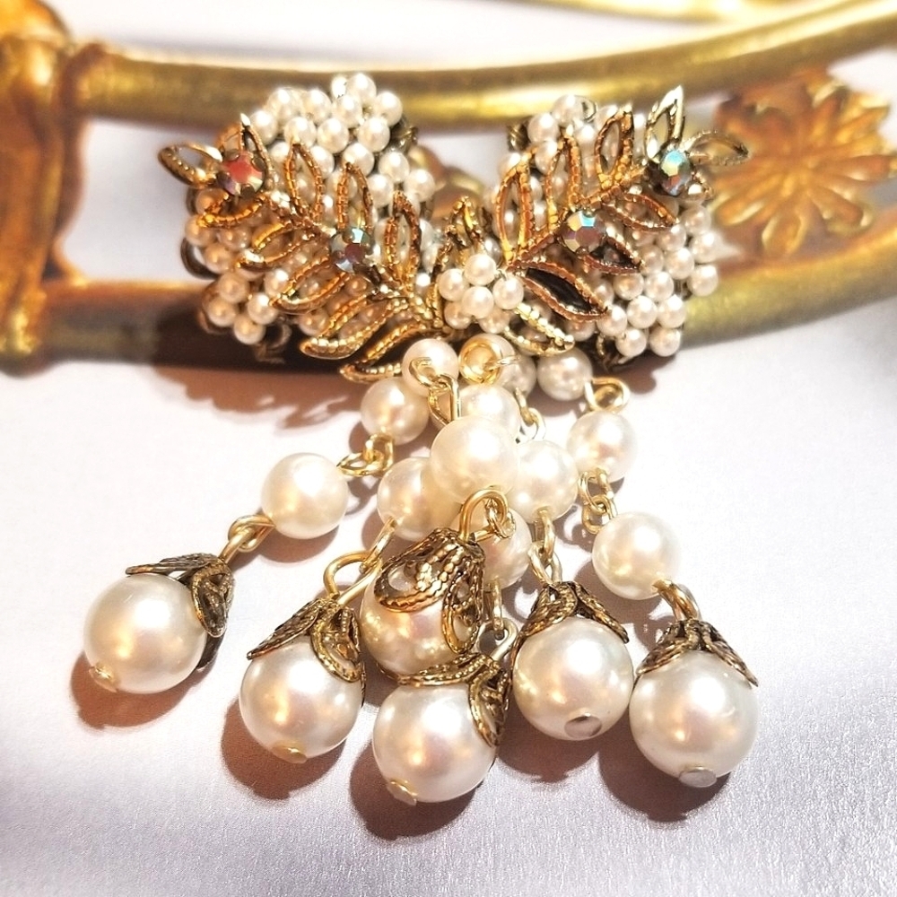Vintage Haskell-Like Cascading Pearls Brooch
